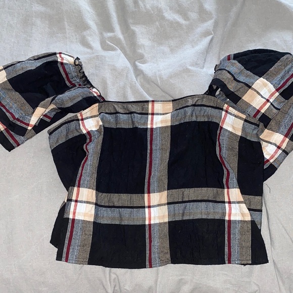 Club Monaco off the shoulder cropped shirt - Picture 1 of 2